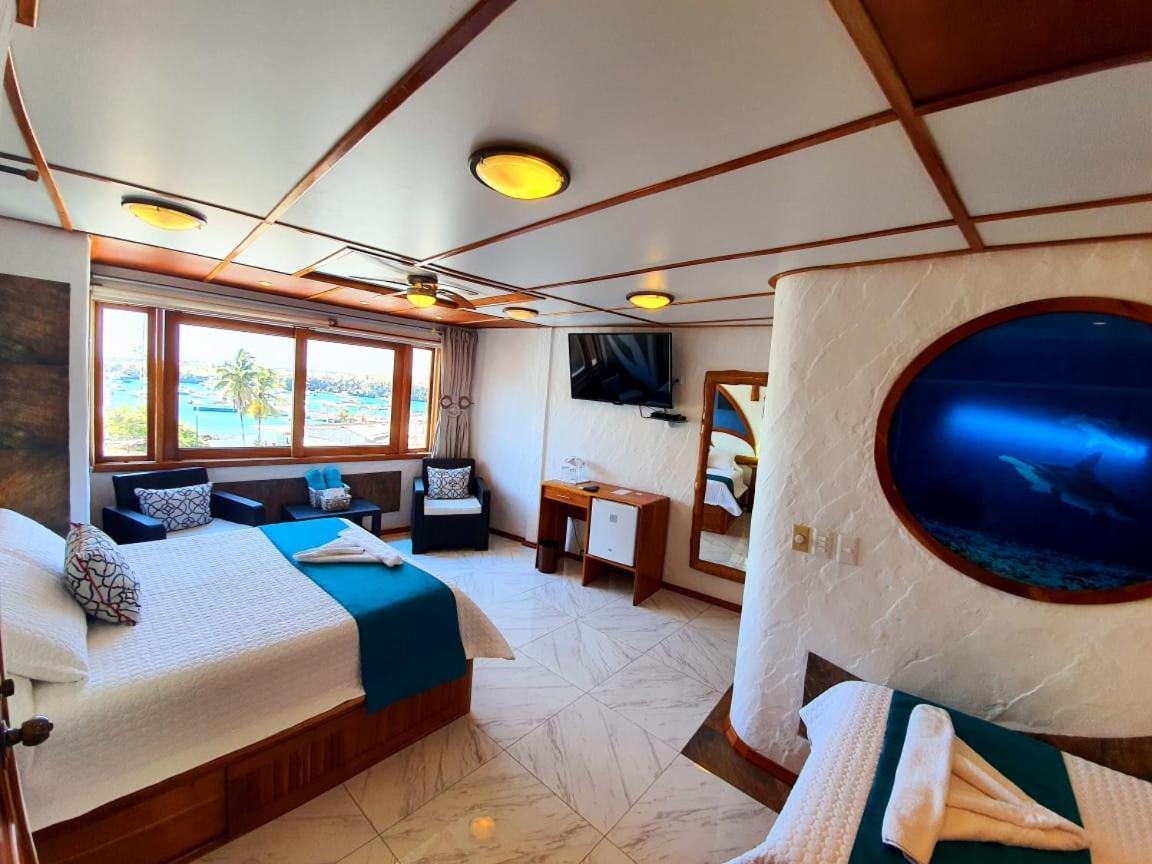 Casa Ocean Pier Bed and Breakfast Puerto Ayora  Exteriör bild
