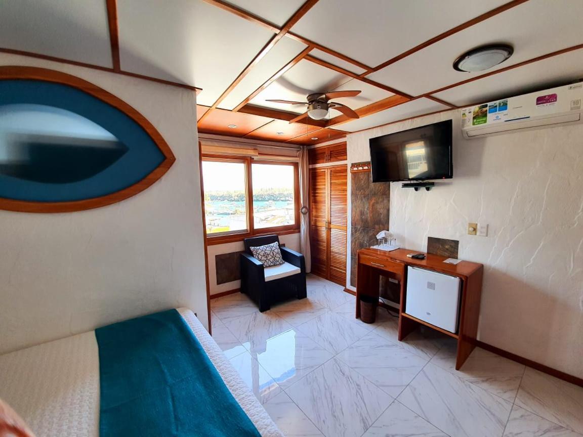 Casa Ocean Pier Bed and Breakfast Puerto Ayora  Exteriör bild