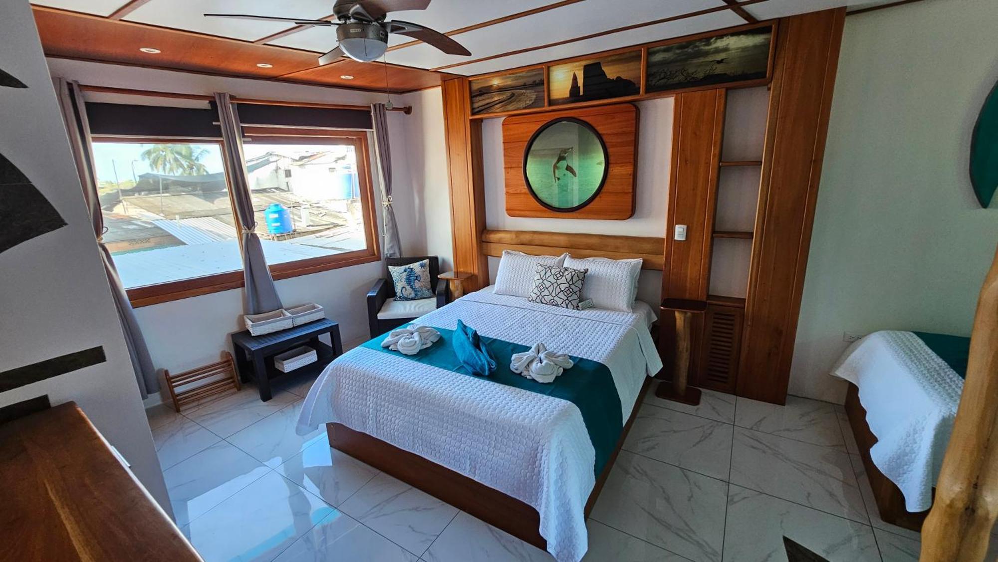 Casa Ocean Pier Bed and Breakfast Puerto Ayora  Exteriör bild